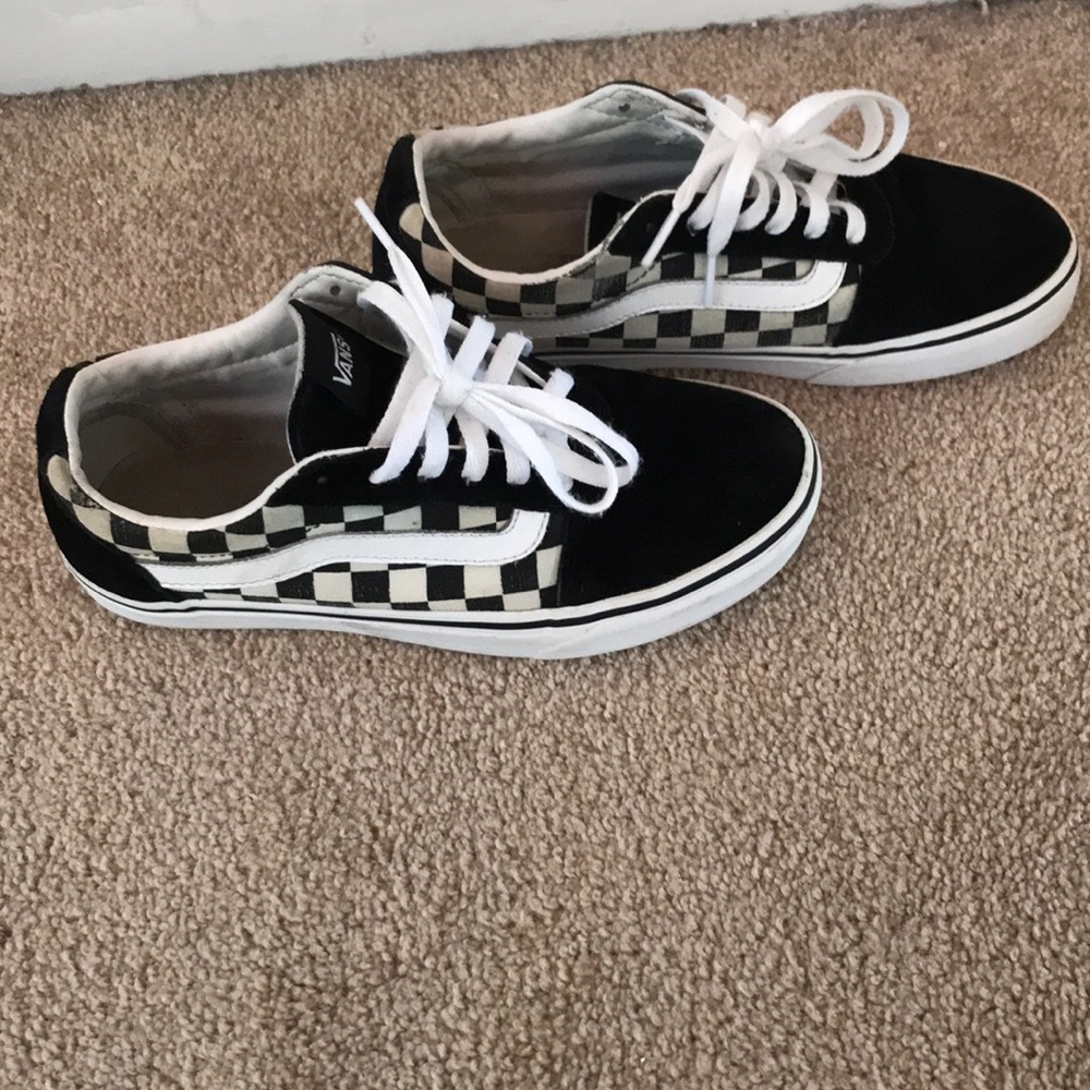 Vans - Picture 2 of 4